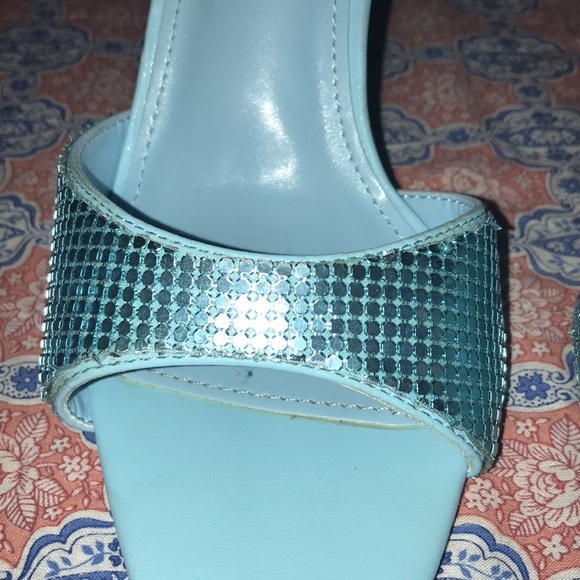 Light blue & gold open toe heels - Picture 9 of 10